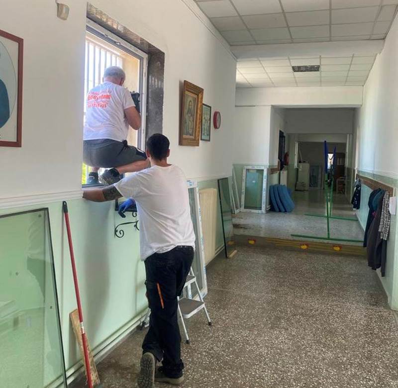 Ολοκληρώθηκαν οι εργασίες αντικατάστασης θερμοηχομονωτικών κουφωμάτων στο Δημοτικό Σχολείο Πολυπλατάνου